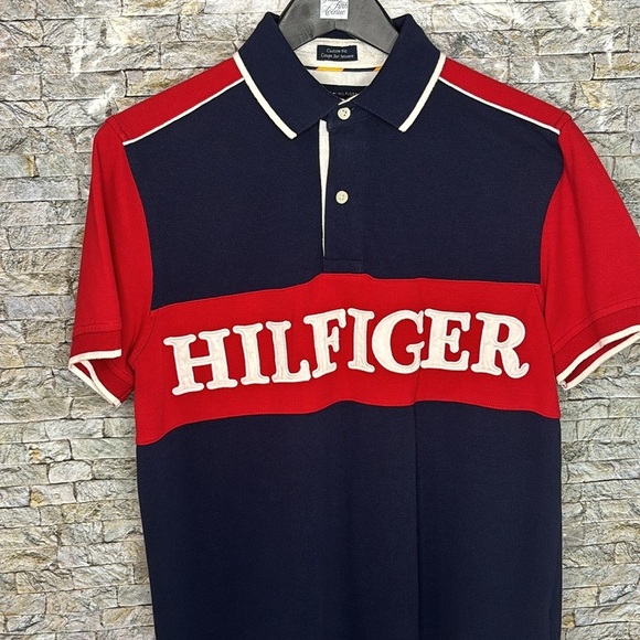 🔥🔥🔥Tommy Hilfiger Custom Fit Size: Small🔥🔥🔥 - Picture 2 of 12